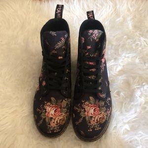 ShoreDitch Canvas Doc Martens